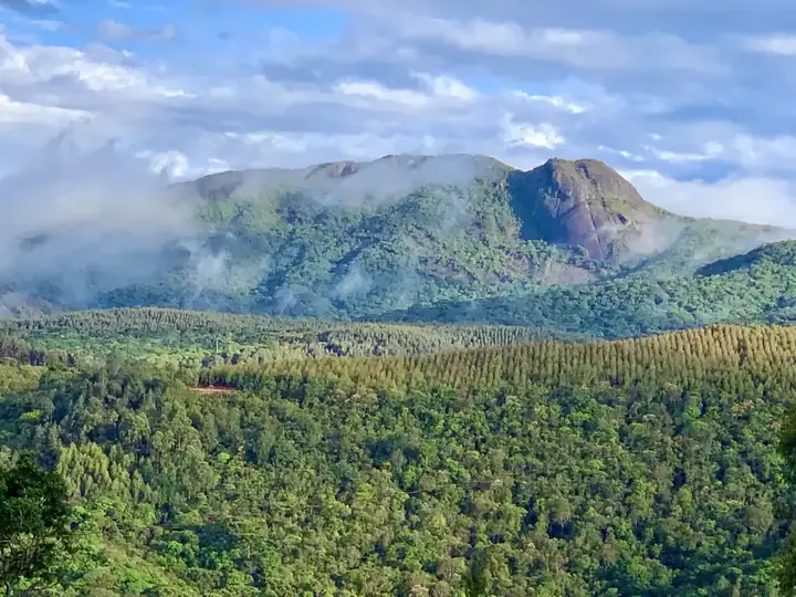 Vista das montanhas de Monte Verde MG a partir da sacada privativa da Pousada Maple